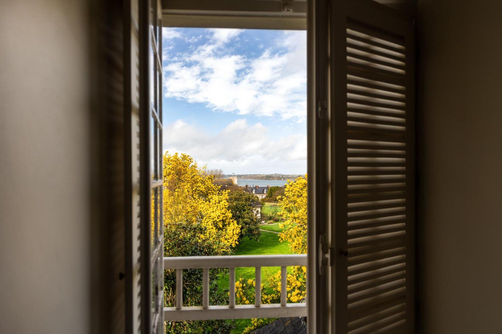 Manoir Des Bords De Rance Bed & Breakfast Plouër-sur-Rance Екстериор снимка